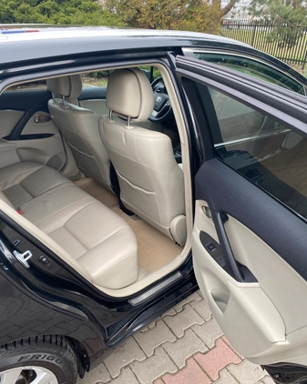 Toyota Avensis cena 29500 przebieg: 215000, rok produkcji 2011 z Warszawa małe 154